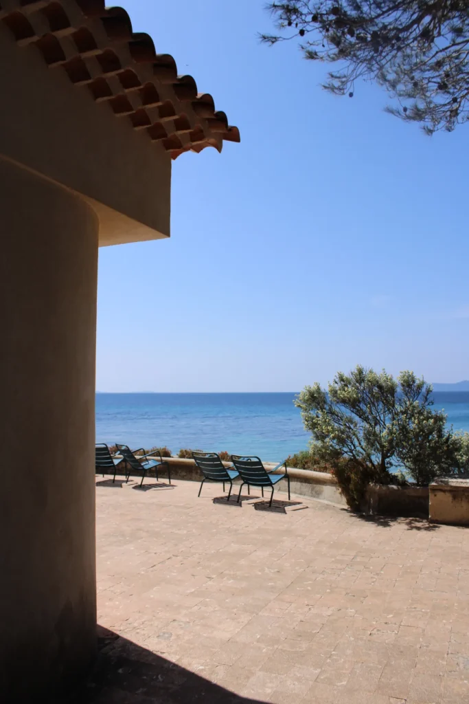 Maison de la mer du Domaine du Rayol avec vue sur la Méditerranée (Rayol-Canadel-sur-Mer)